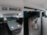 サイドバーや専用テーブルなど使い勝手の良いカスタム内容☆