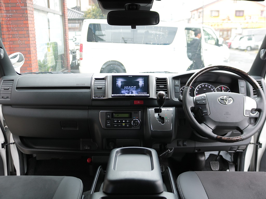 トヨタ ハイエースバン(30枚目)