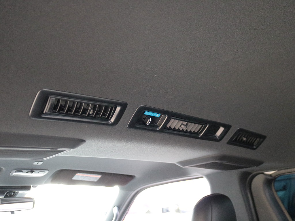 トヨタ ハイエースバン(50枚目)