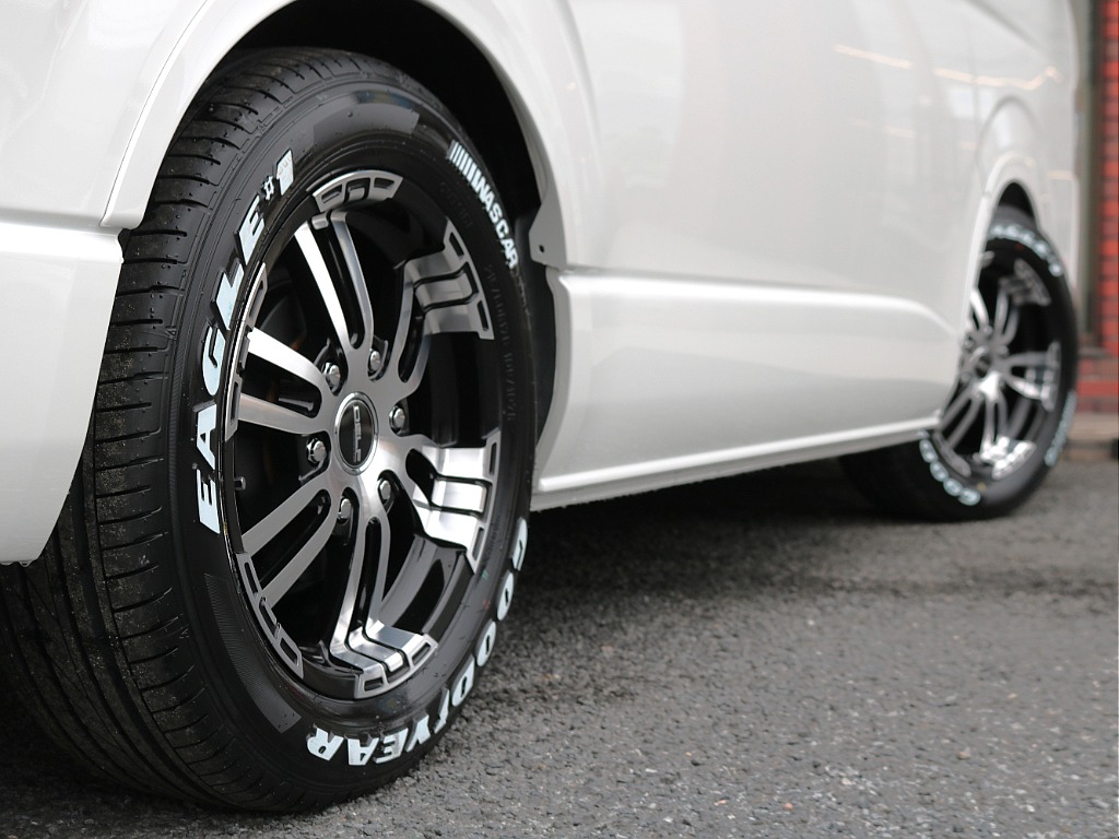 Delf02　17インチアルミホイール×ナスカーホワイトレタータイヤ☆