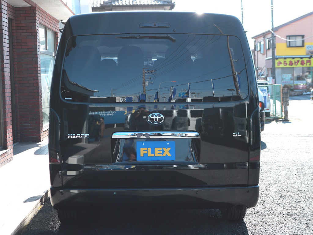 ボディガラスコーティング+窓撥水施工やスモークフィルム施工など細かなオプションにもお応えいたします☆