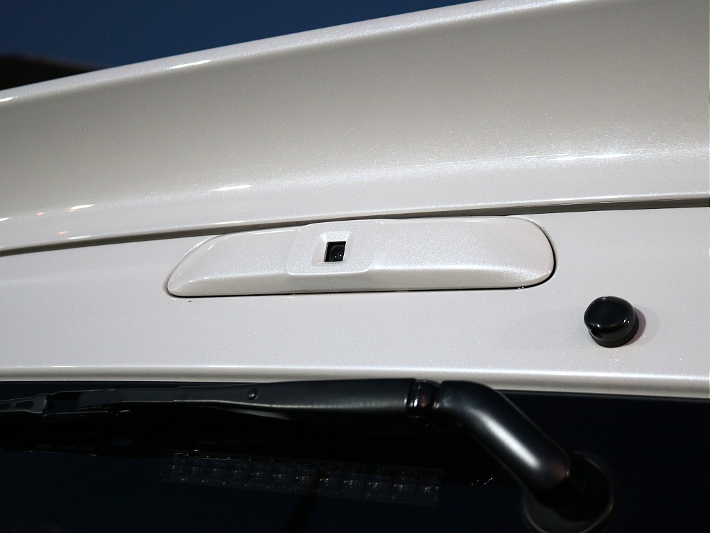 デジタルインナーミラーで快適ドライブ☆