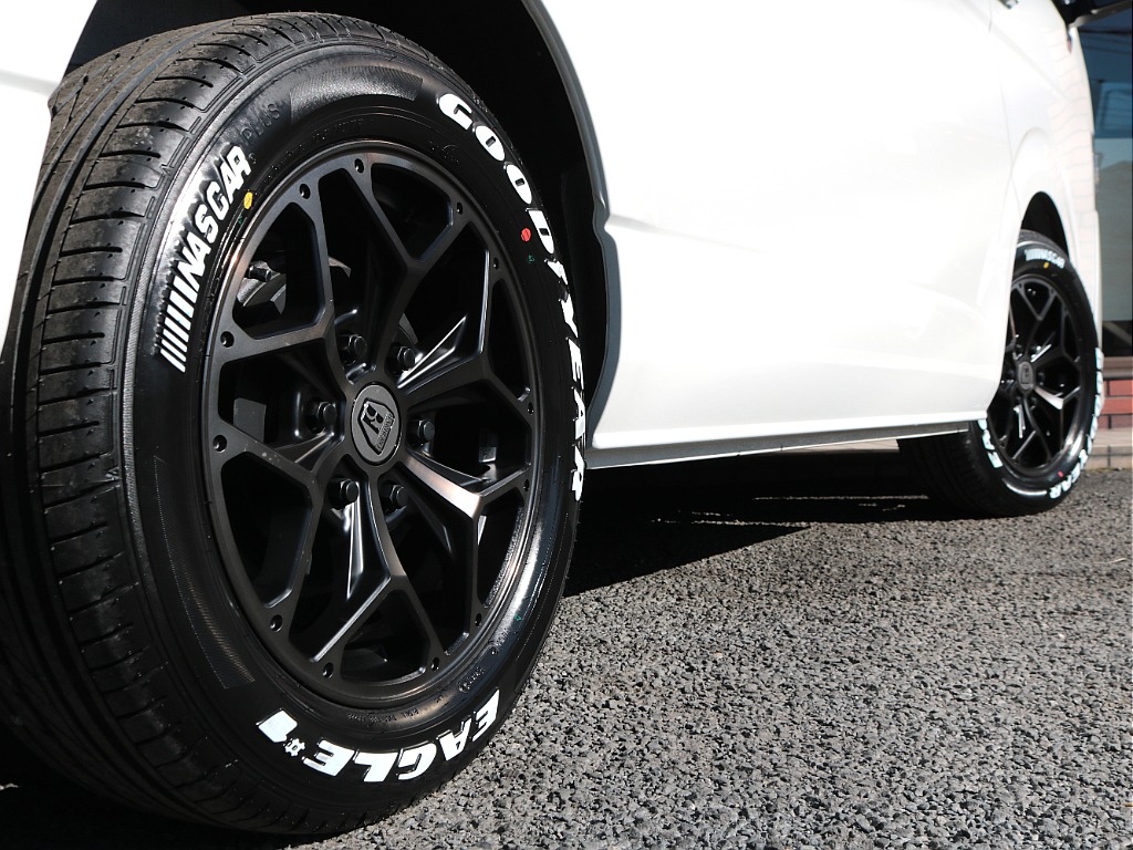 スタイリングHEX１７インチアルミホイール×ナスカーホワイトレタータイヤ☆