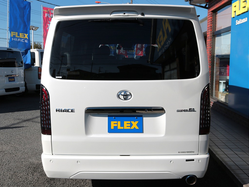 ボディガラスコーティング+窓撥水施工やスモークフィルムなど細かなオプションにもお応えいたします☆