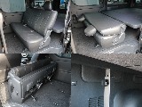 セカンドシートは可倒式でラゲージスペースやベットスペースも拡充可能☆