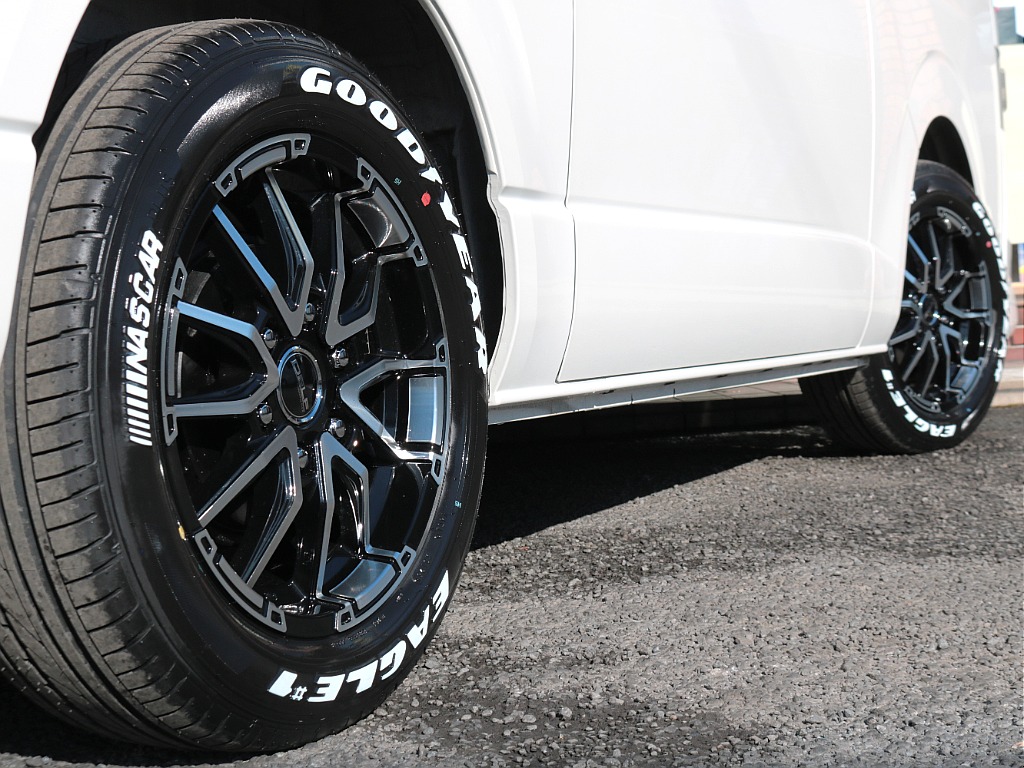 新作Delf06　１７インチアルミ×ナスカーホワイトレタータイヤ☆