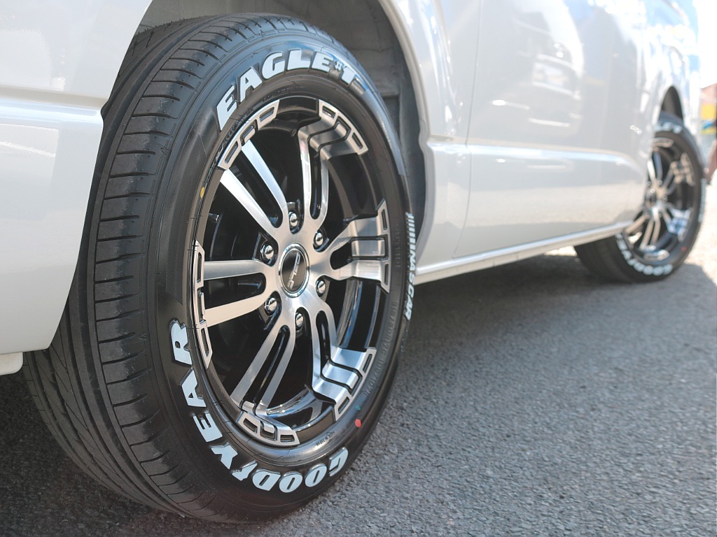 Delf02 17インチアルミホイール×ナスカーホワイトレタータイヤ☆