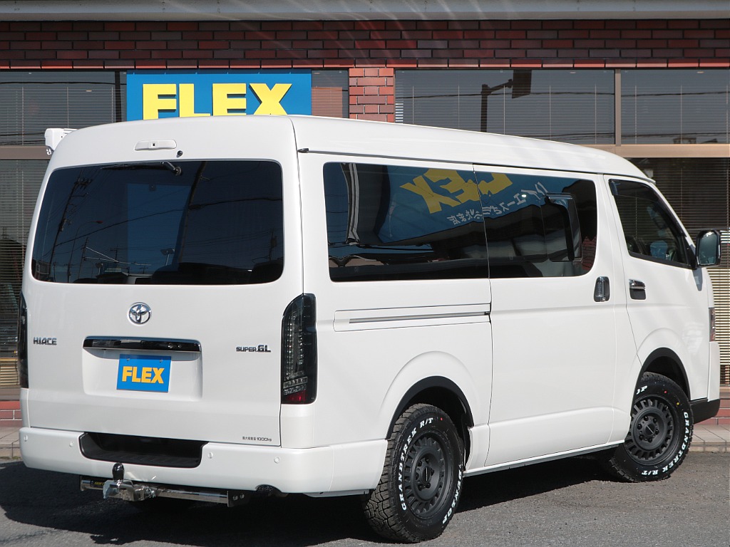 ボディガラスコーティング+窓撥水施工やスモークフィルムなど細かなオプションにもお応えいたします☆