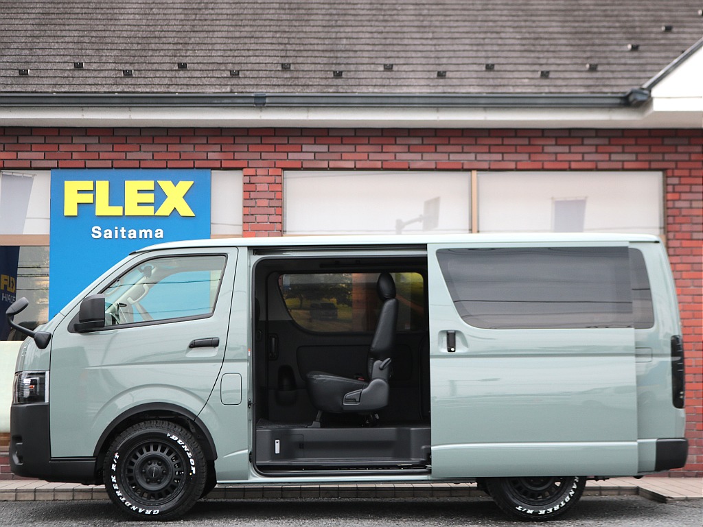 広々とした開口部により乗り降りが楽々です☆