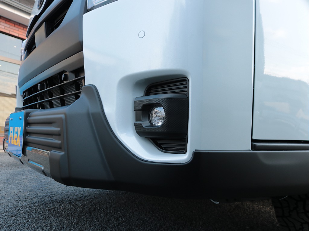 オリジナルTフォースフロントスポイラーも装着が可能です☆