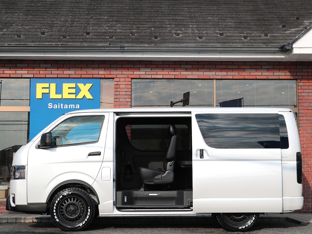 広々とした開口部により乗り降りが楽々です☆