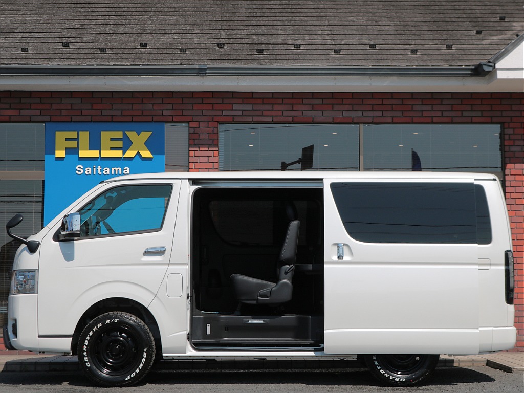 広々とした開口部により乗り降りも楽々☆