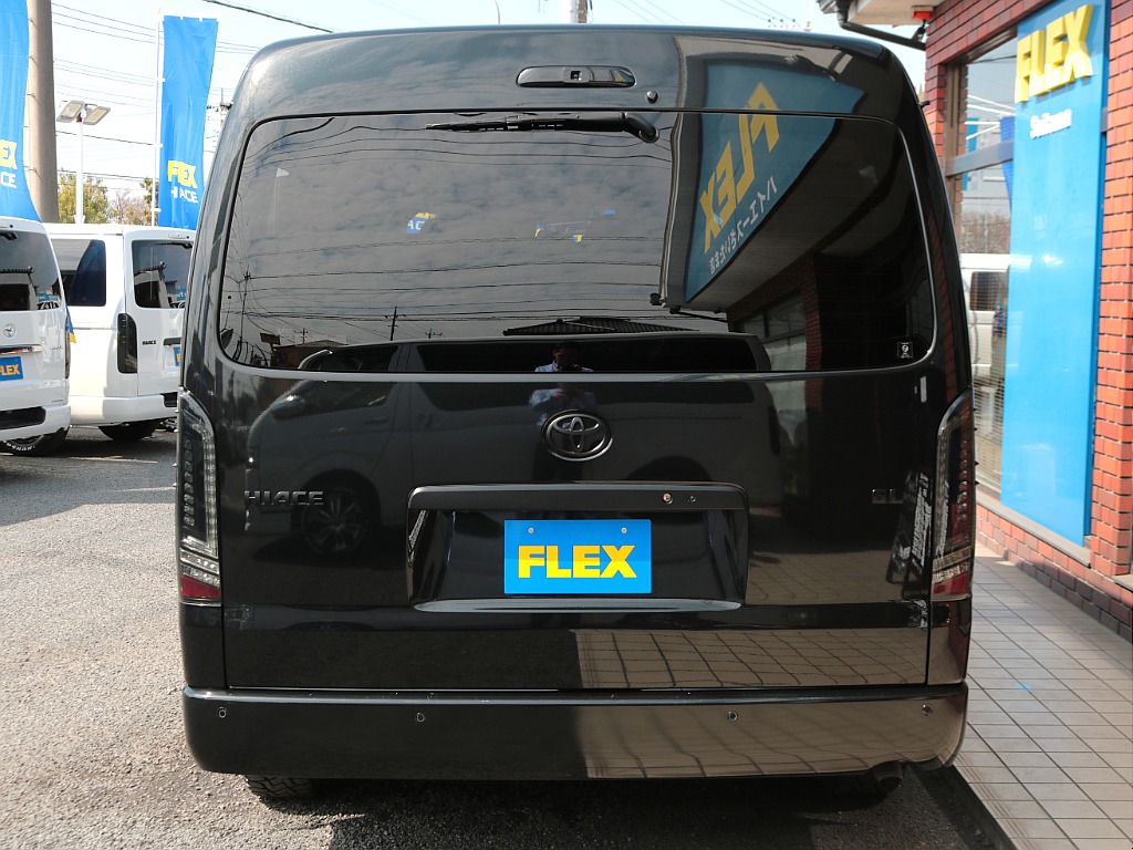 ボディガラスコーティング+窓撥水施工やスモークフィルムなど細かなオプションにもお応えいたします☆