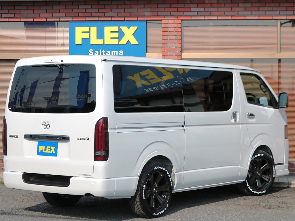 小窓付き手動式スライドドア☆