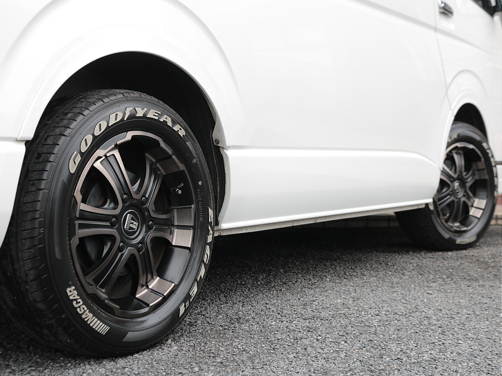 バルべロ W-DEEPS 17インチアルミホイール×ナスカーホワイトレタータイヤ☆