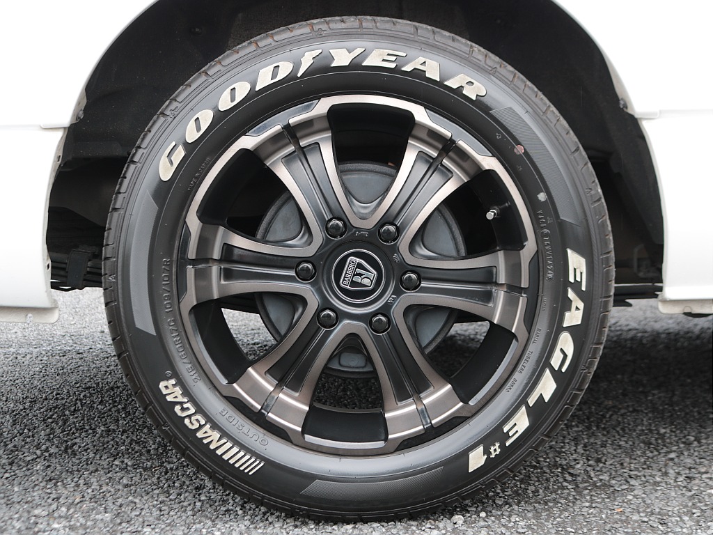 気になる箇所の詳細画像を個別に撮影してお送りする事も可能です☆