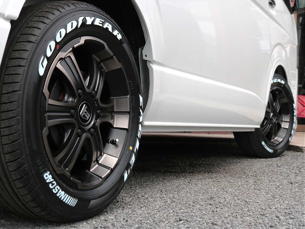 バルベロ W-DEEPS 17インチアルミホイール×ナスカーホワイトレタータイヤ☆