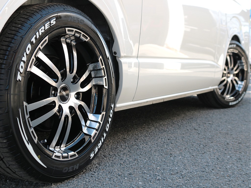 Delf02 18インチアルミホイール×TOYO H30ホワイトレタータイヤ☆