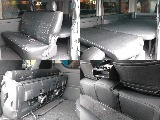 セカンドシートは可倒式で広々ベットスペースを確保可能☆ オリジナルエンジンフードカバーも装備済み！！