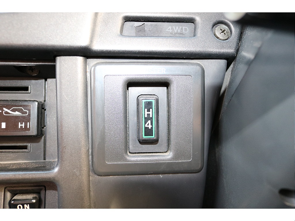 トヨタ ランドクルーザー60(33枚目)