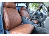 内装もクラッシックでオシャレな車両です！！