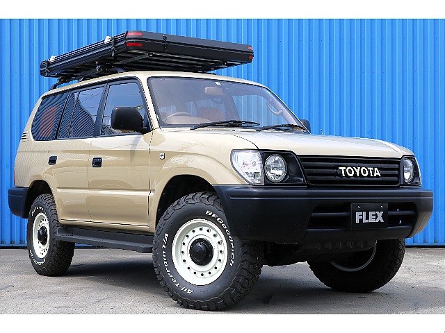 FLEXオリジナルの新品ルーフトップテントも取り付け致しました！アウトドア満載の1台です。