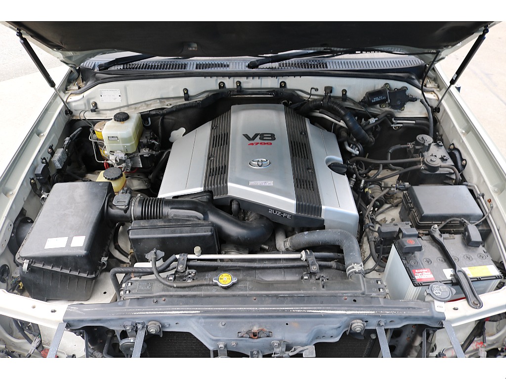 V8エンジンとなり、非常にパワーのある走りを実現します。