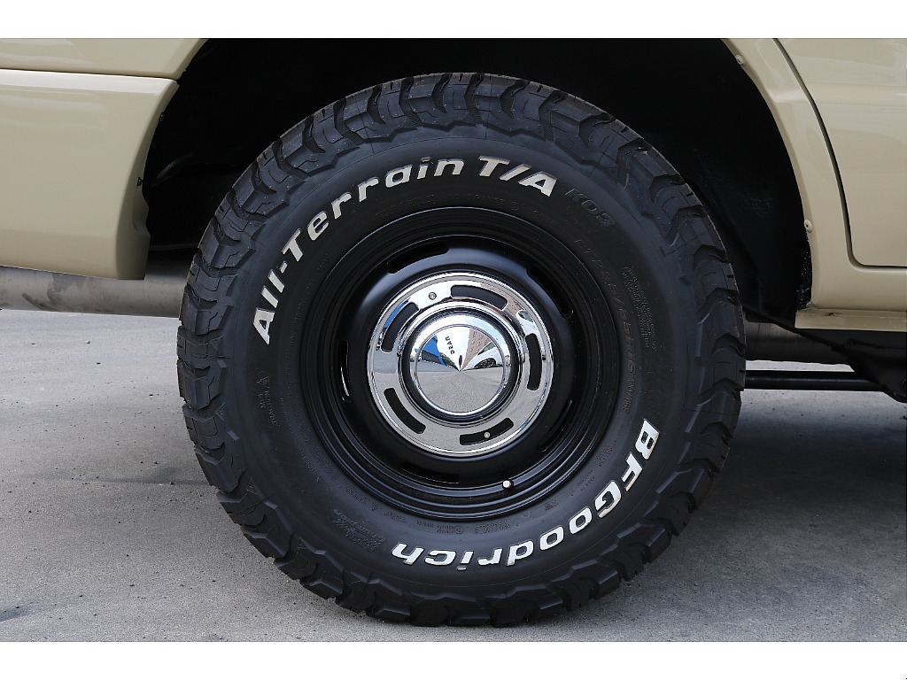 トヨタ ランドクルーザー100(23枚目)