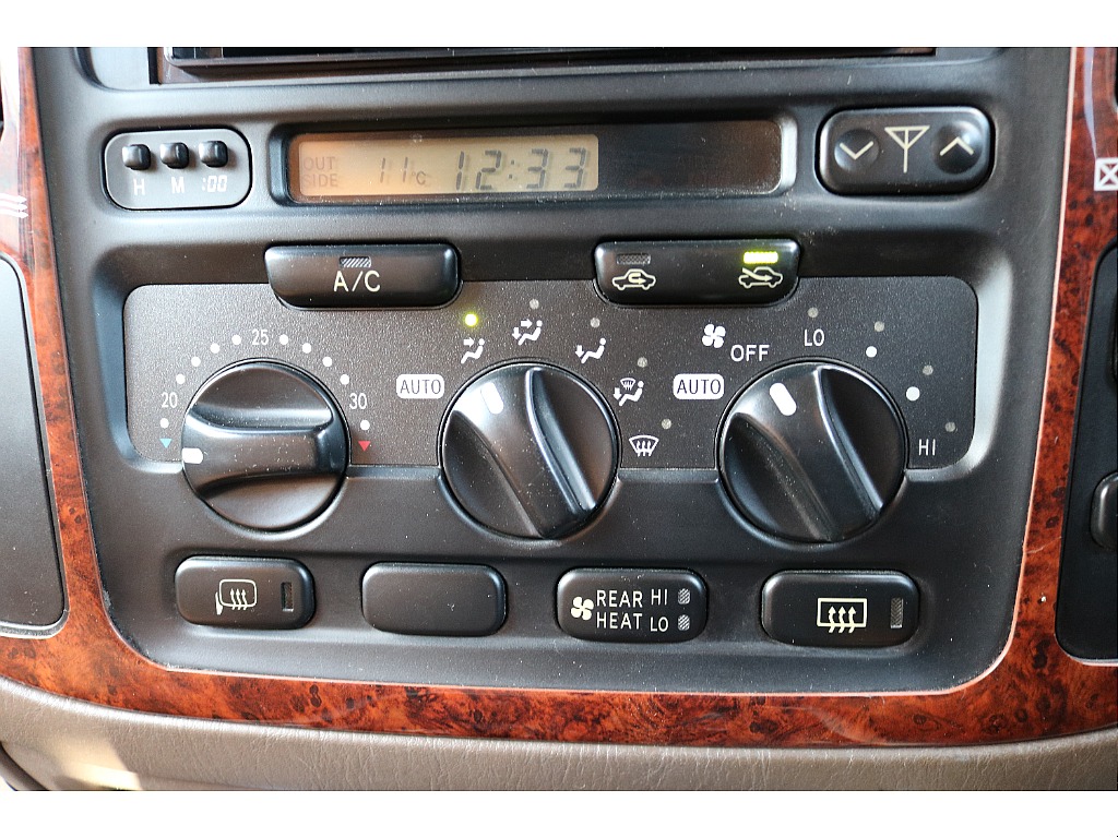 エアコンスイッチ