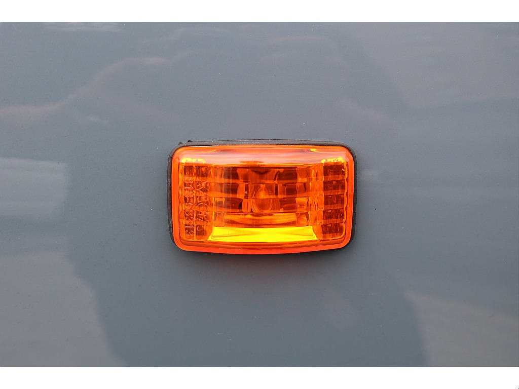 オレンジサイドマーカー