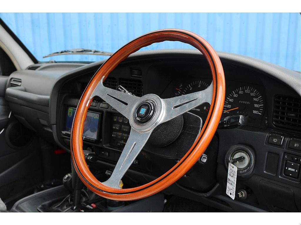 NARDIステアリング