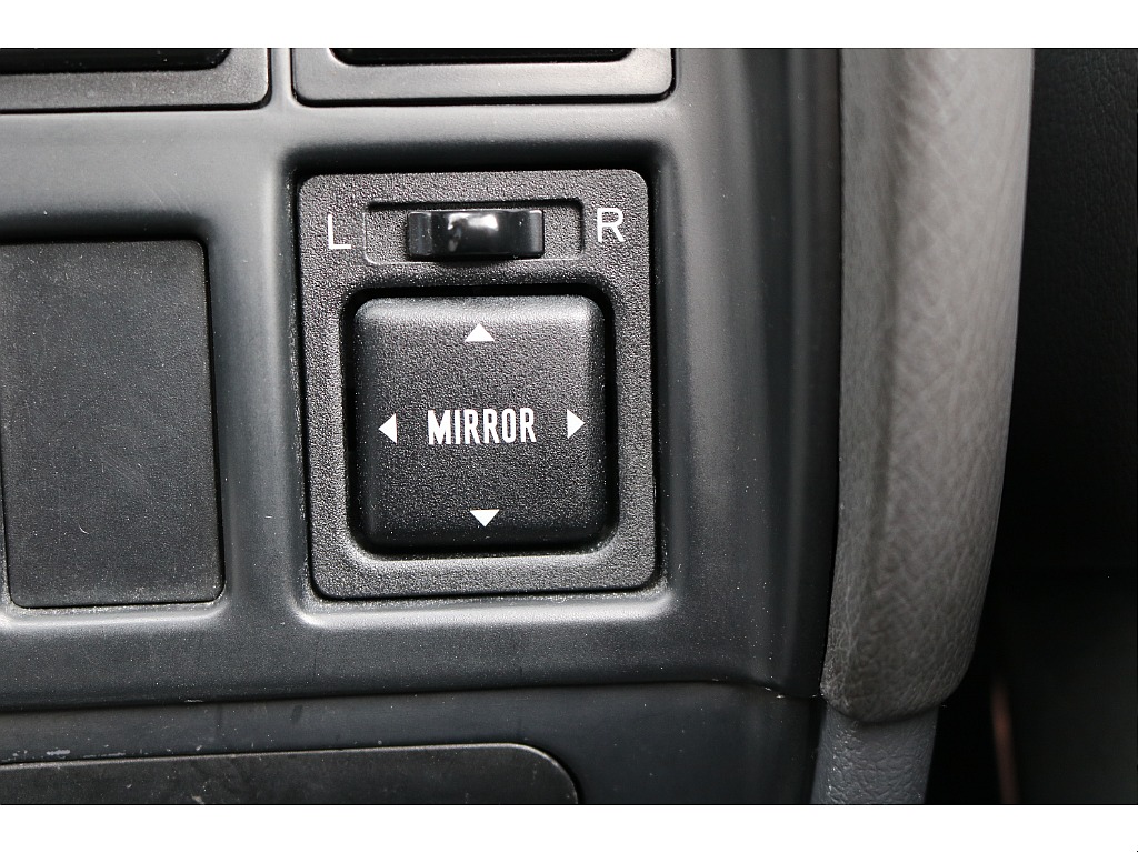 ミラー調整スイッチ