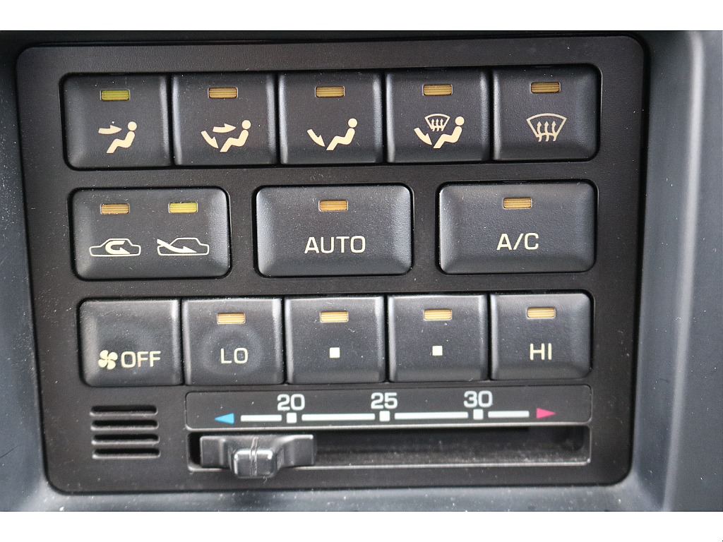 エアコンスイッチ