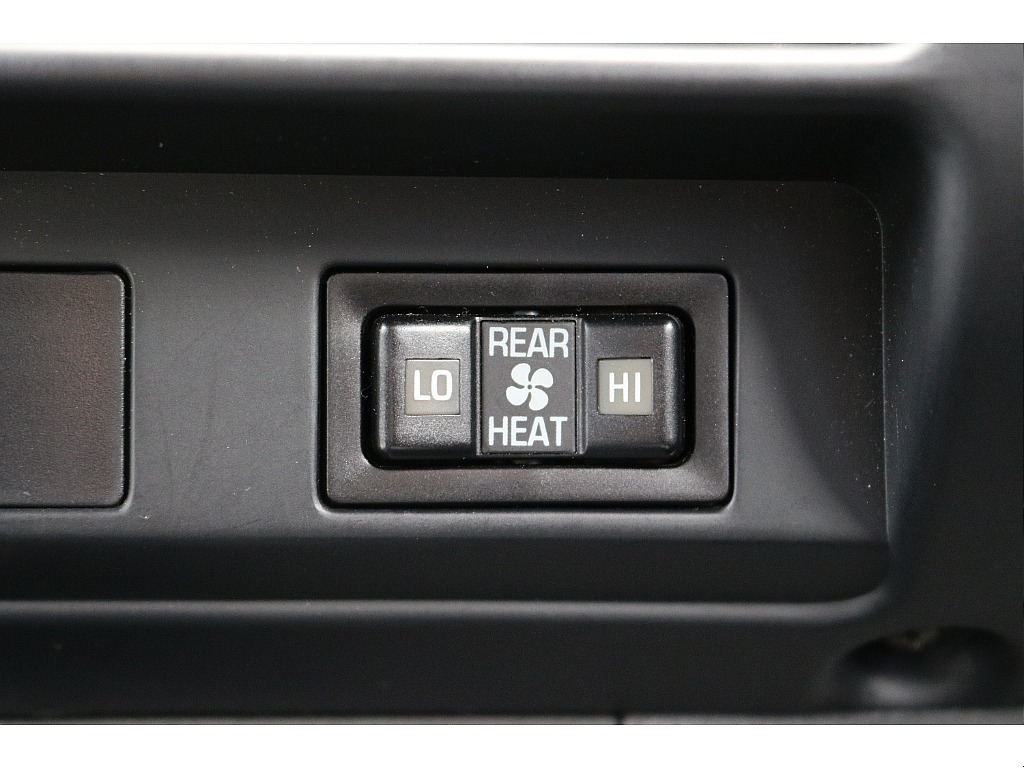 リアヒートスイッチ