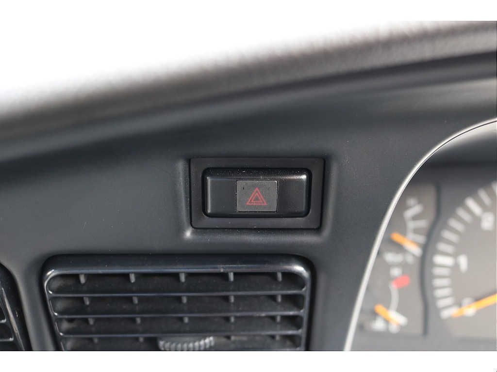 ハザードスイッチ