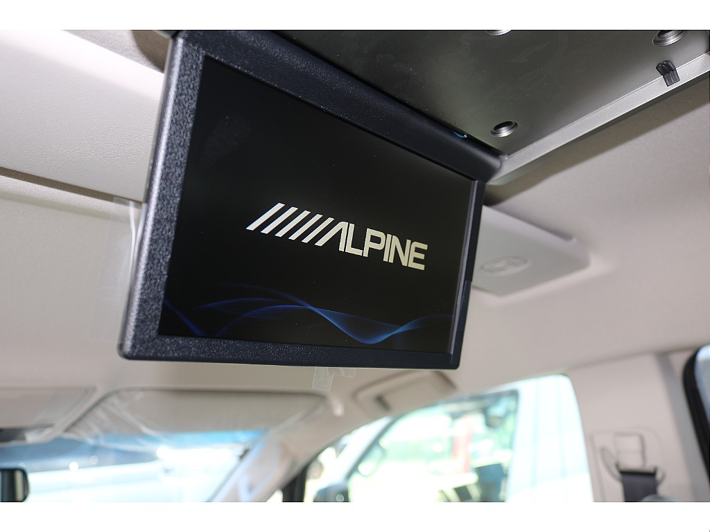 フリップダウンモニター