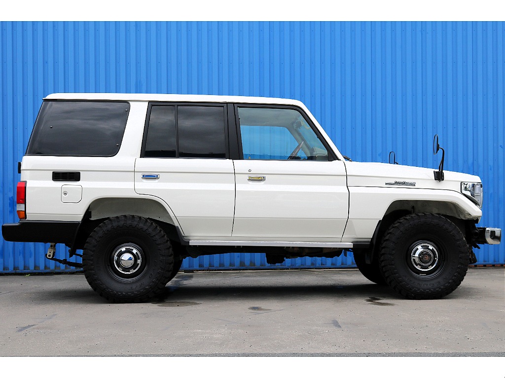トヨタ ランドクルーザー70(6枚目)