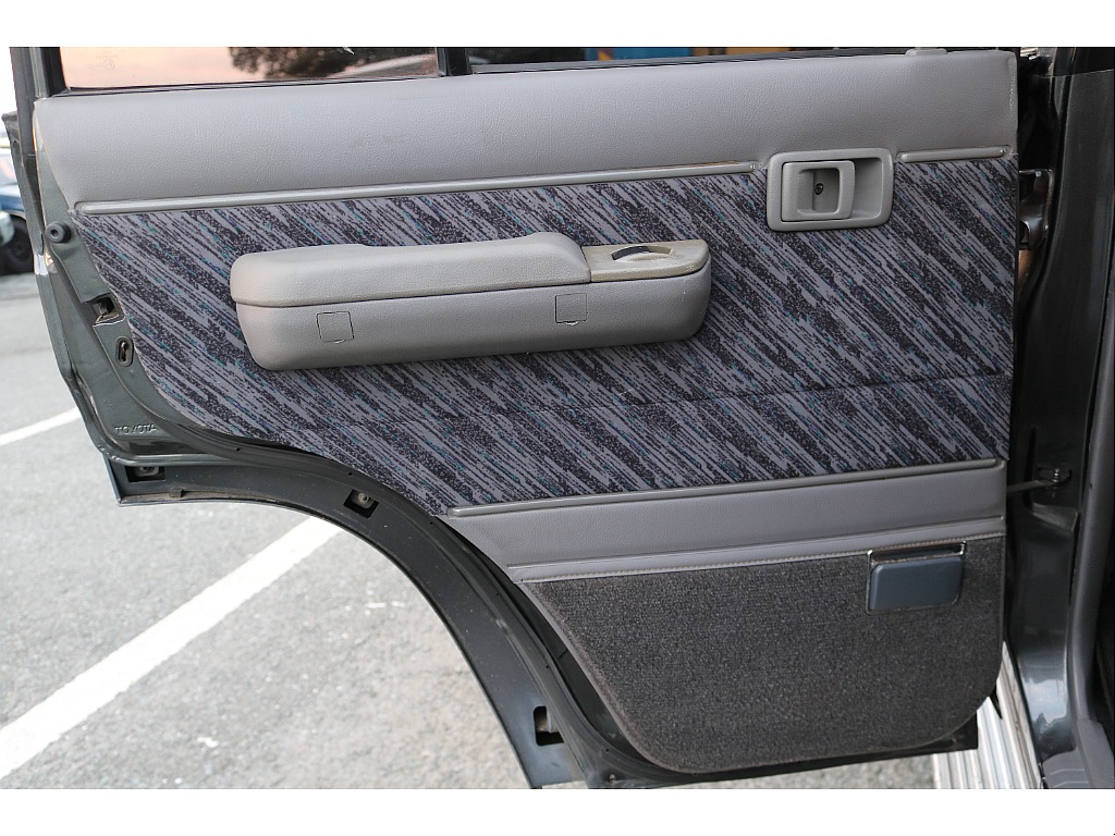 トヨタ ランドクルーザープラド(24枚目)