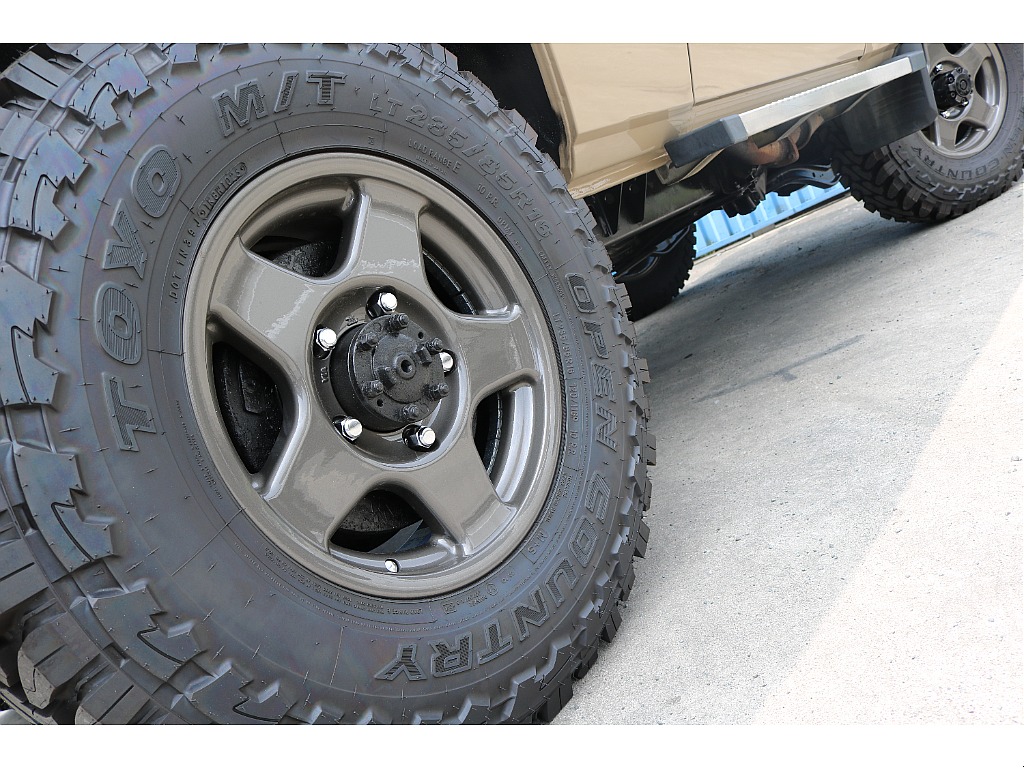 トヨタ ランドクルーザー70(16枚目)