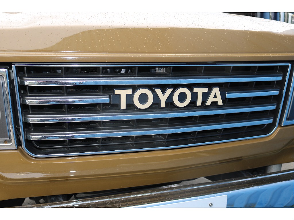 TOYOTAロゴグリル