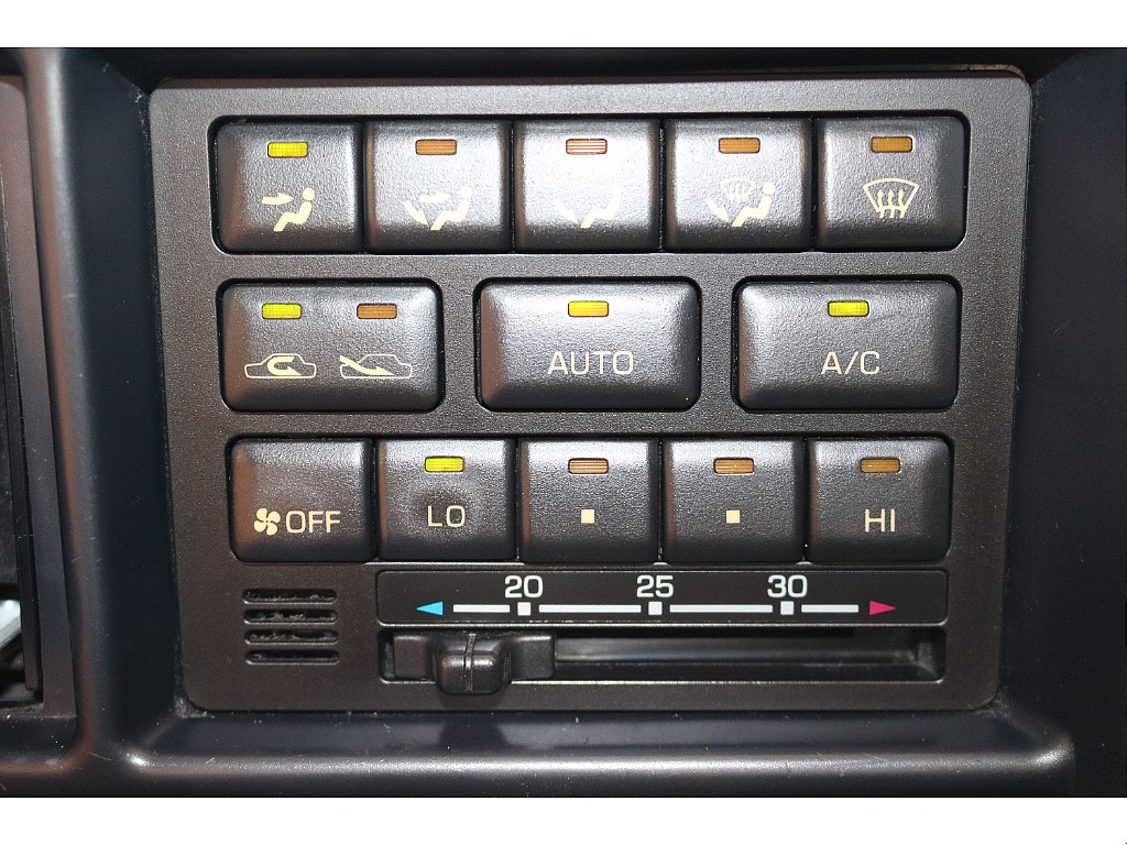 エアコンスイッチ