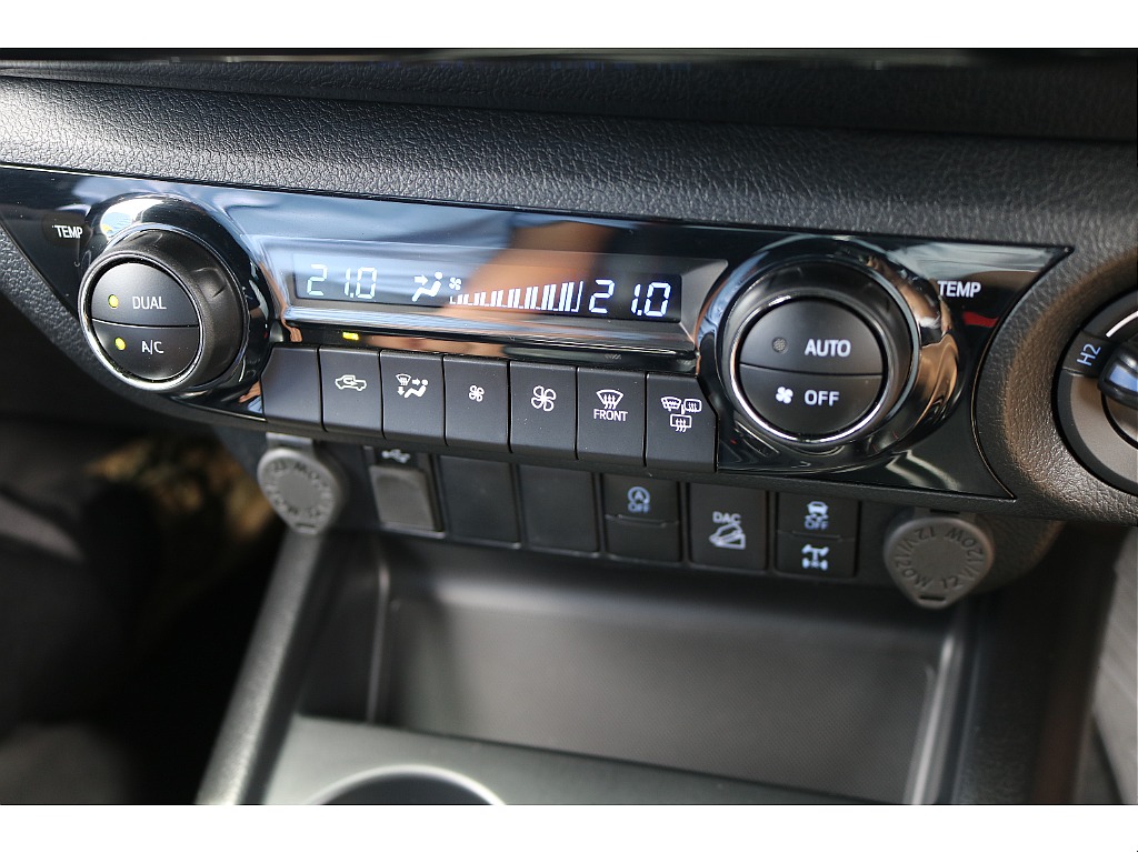 エアコンスイッチ