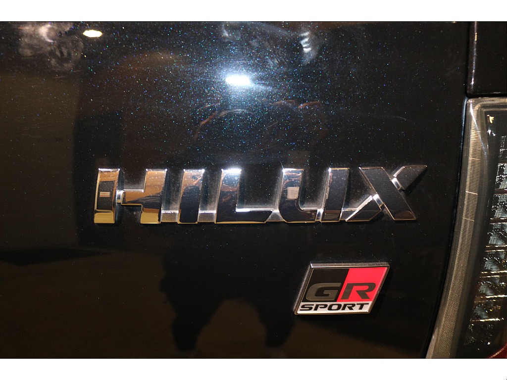 車名エンブレム