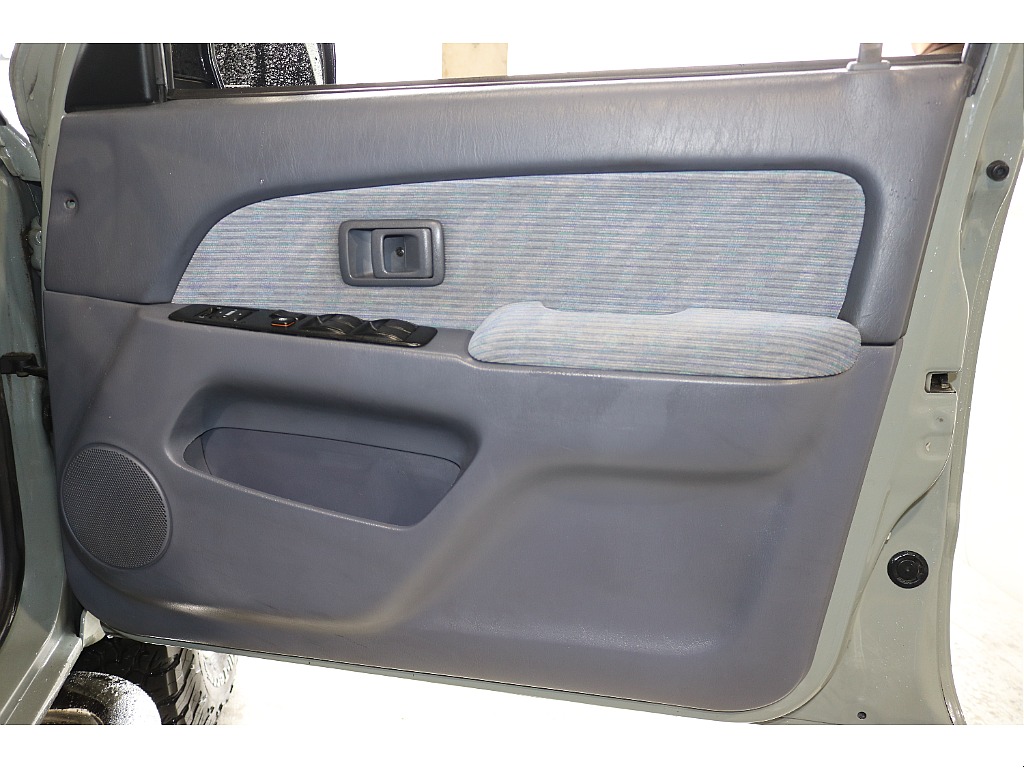 トヨタ ハイラックスサーフ(18枚目)