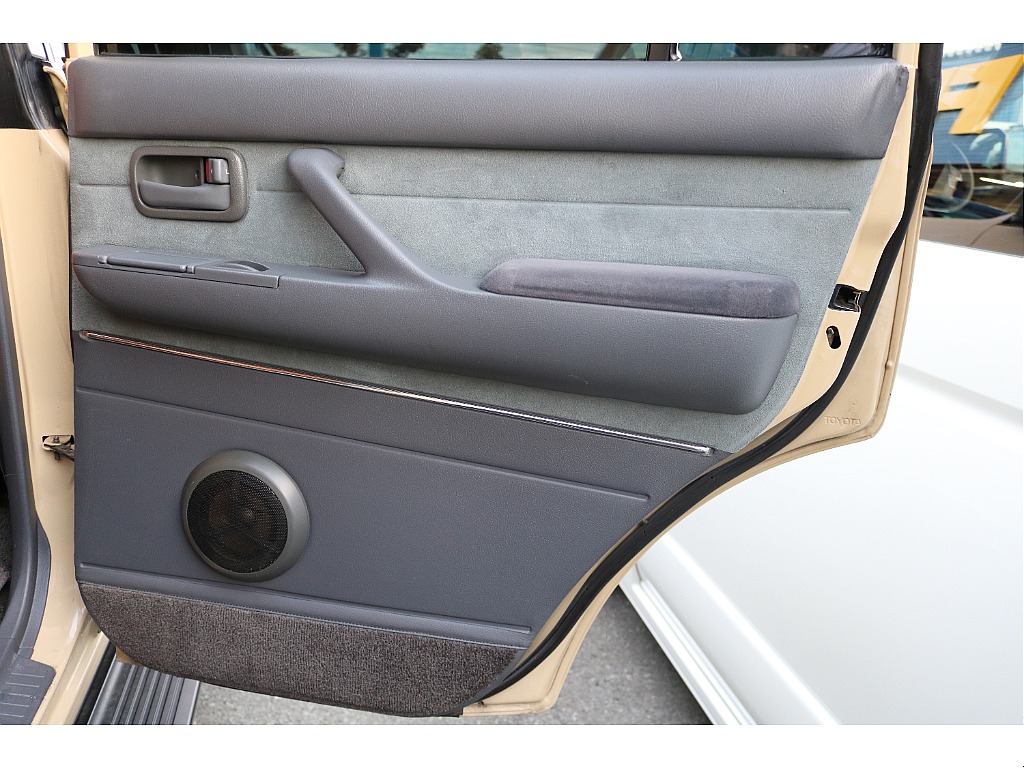 トヨタ ランドクルーザー80(37枚目)