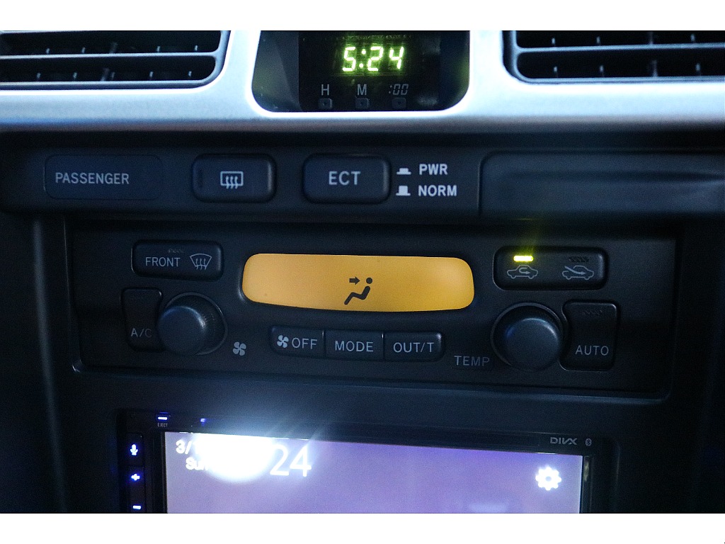 エアコンスイッチ