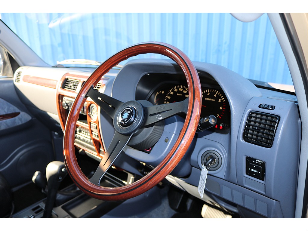 トヨタ ランドクルーザープラド(27枚目)