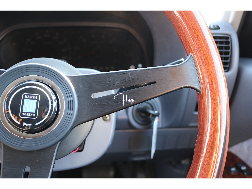 【新品】NARDIステアリング