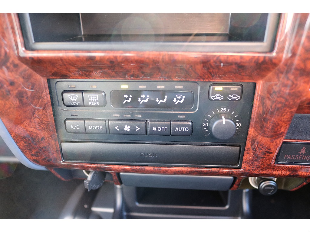 エアコンスイッチ