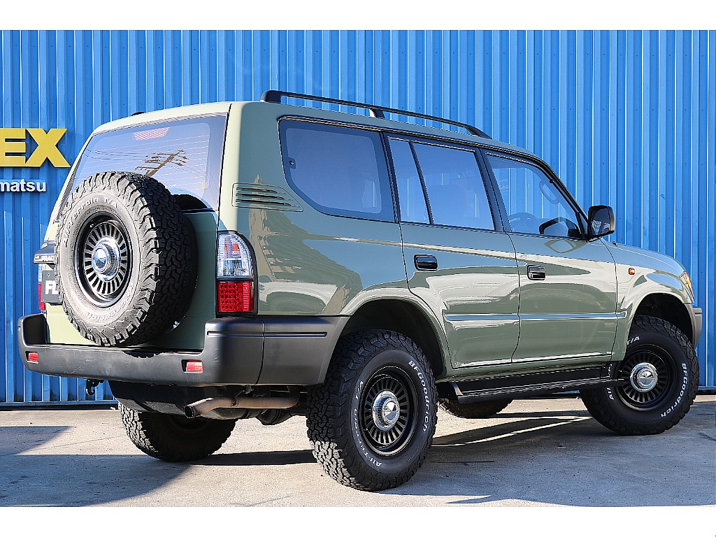 トヨタ ランドクルーザープラド(3枚目)